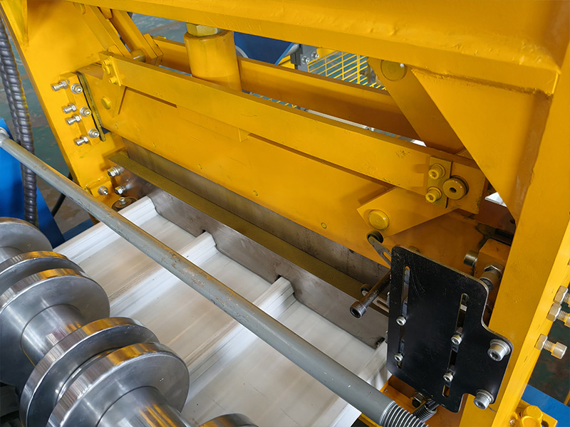 seam lock roof machine