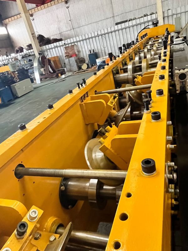 Máquina formadora de perfiles de quilla de correas y vigas C totalmente automática para fabricar marcos metálicos