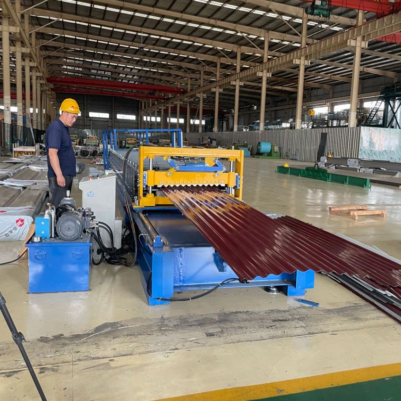 Máquinas para el procesamiento de chapa metálica y perfiles de hierro corrugado conformados por rodillos