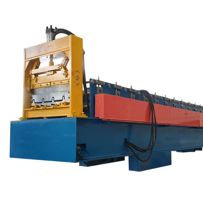 Máquina formadora de rollos para techos con costuras selladas