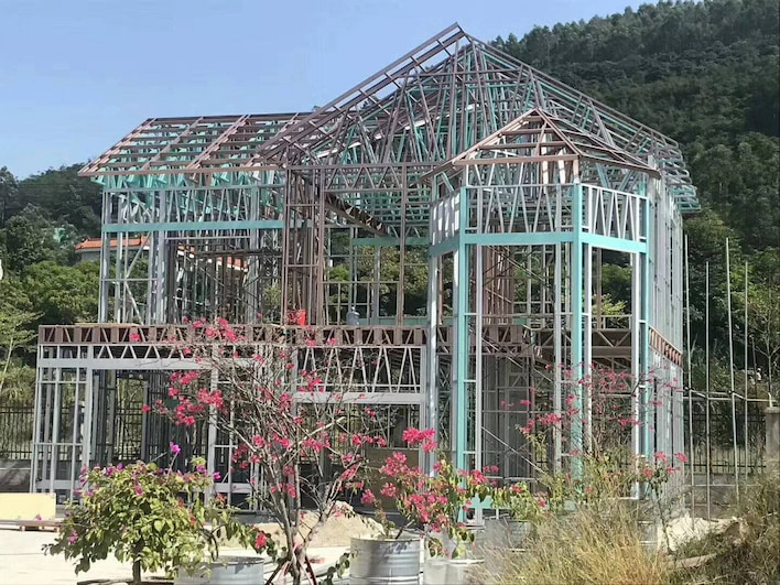 Caso de construcción de una máquina de acero ligero