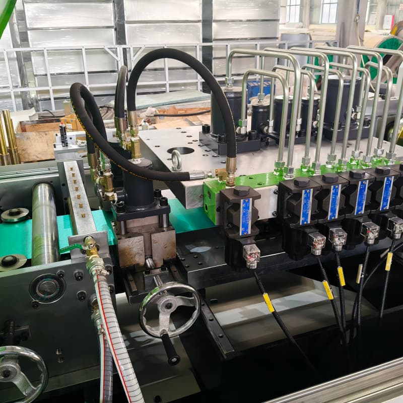 L/c Payment Acceptable Z Purlin Roll Forming Equipment Factory Roll Machine