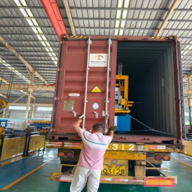 La máquina perfiladora de correas CZ100-300 se ha enviado con éxito a Estados Unidos.