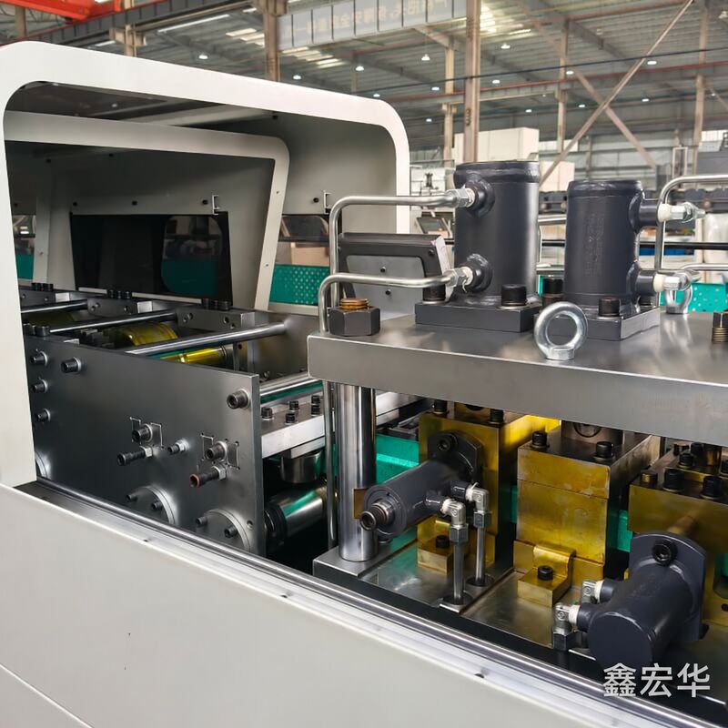 Xinhonghua light gauge steel framing machine in the factory production area